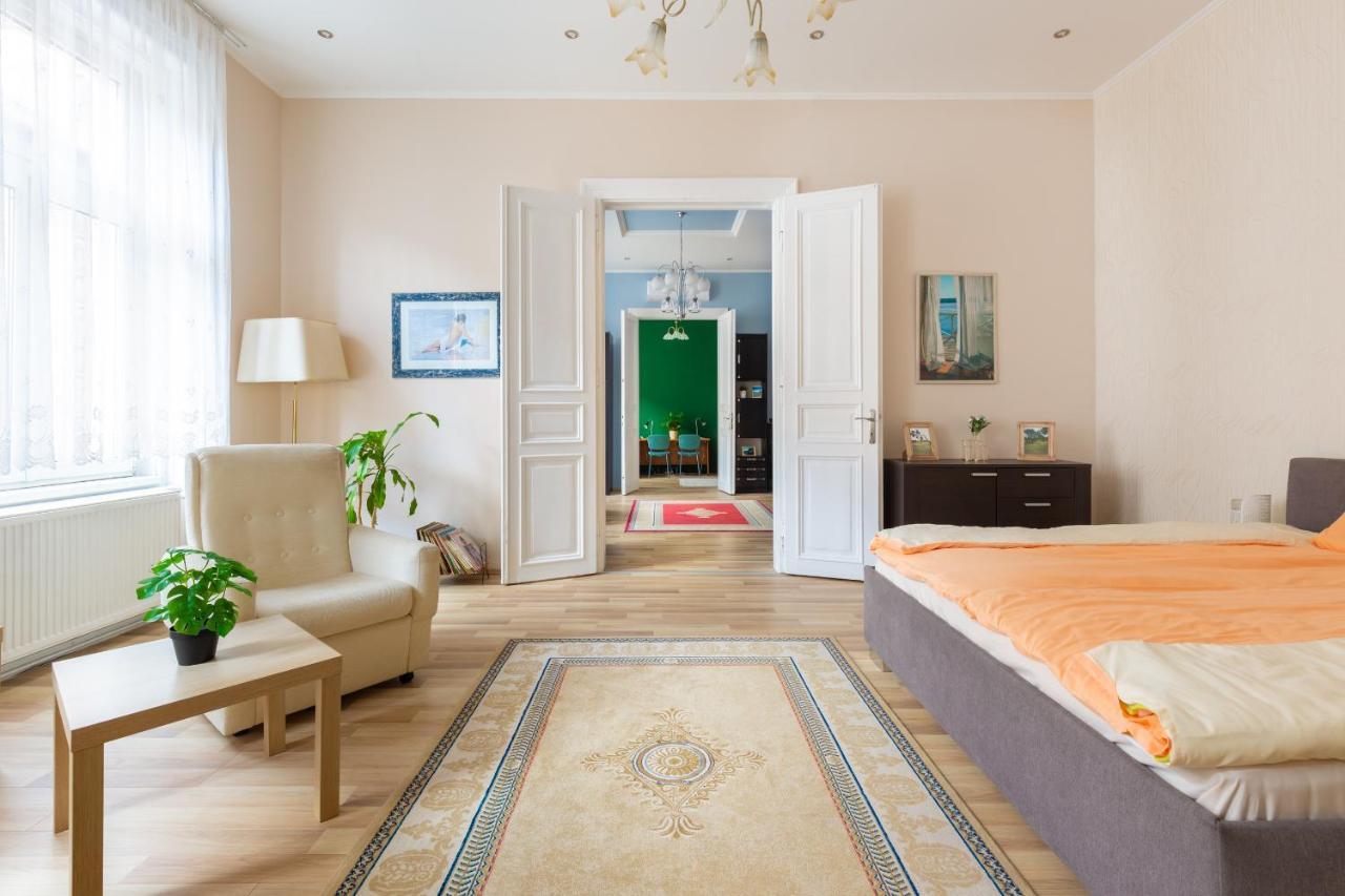 F24 Ferenc Apartment Budapest Ngoại thất bức ảnh